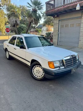 1986 Mercedes-Benz 300E