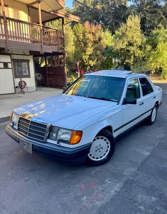 1986 Mercedes-Benz W124 E-Class - Image 5 of 24