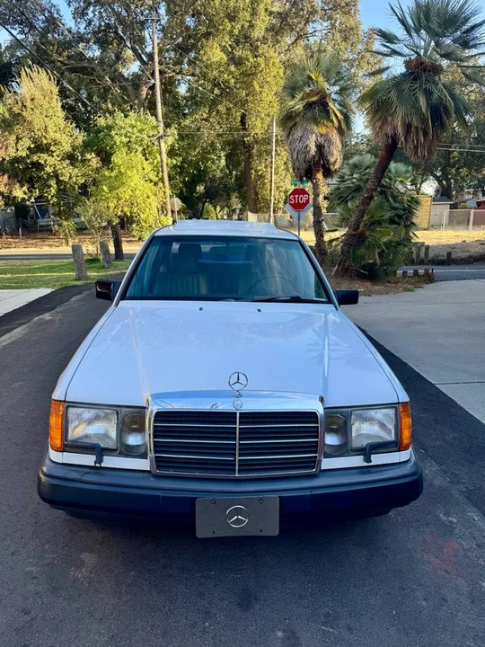1986 Mercedes-Benz W124 E-Class - Image 6 of 24