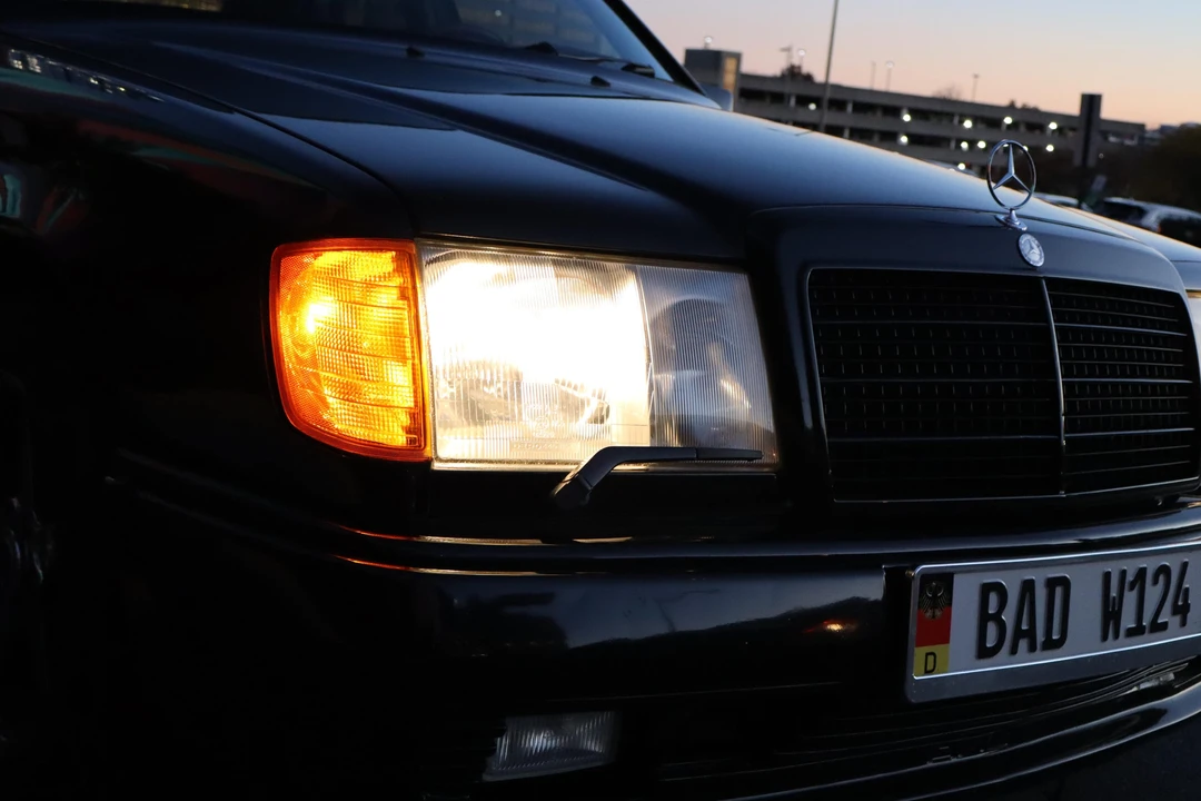 1986 Mercedes-Benz W124 E-Class - Image 17 of 31