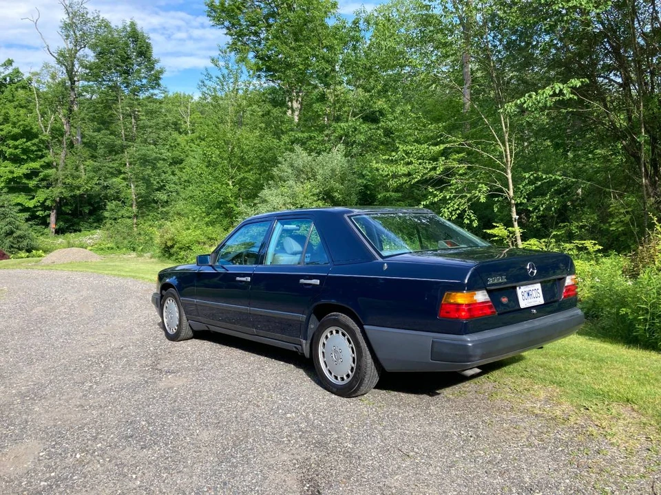 1986 Mercedes-Benz W124 E-Class - Image 11 of 17