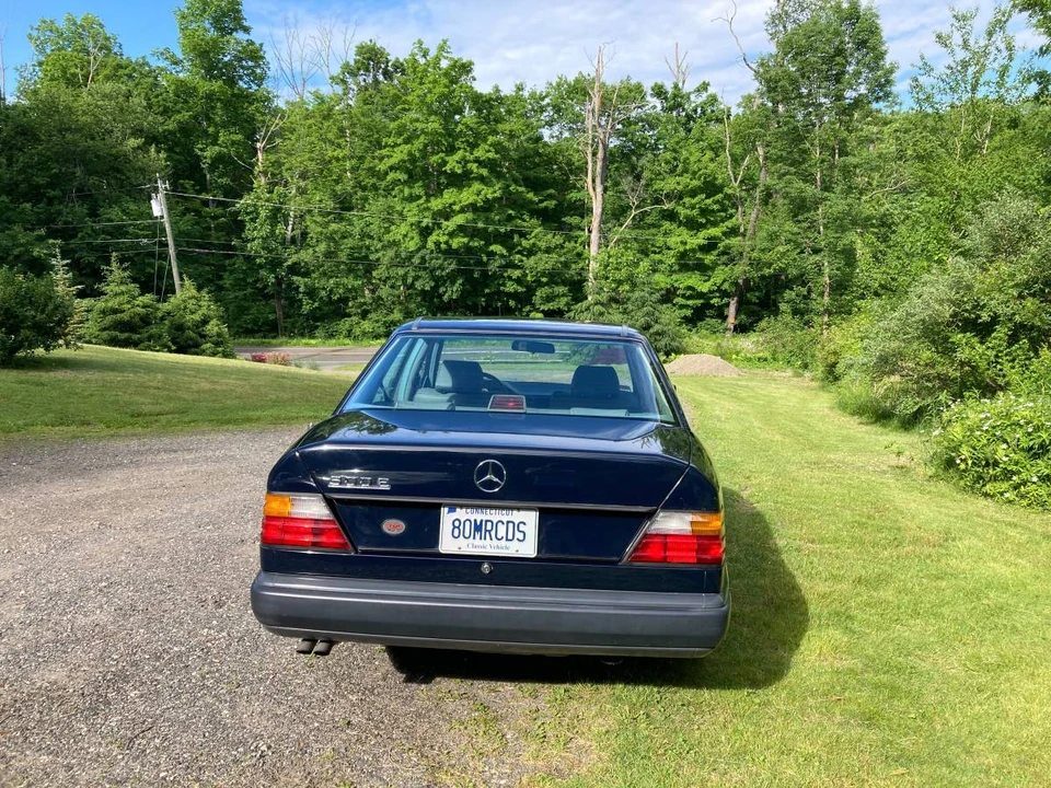 1986 Mercedes-Benz W124 E-Class - Image 12 of 17