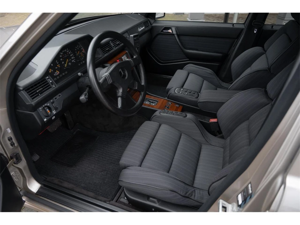 1986 Mercedes-Benz W124 E-Class - Image 7 of 11