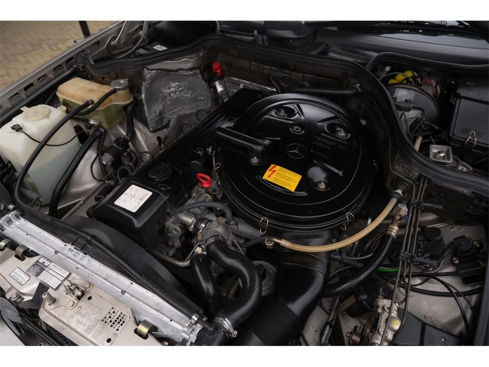 1986 Mercedes-Benz W124 E-Class - Image 9 of 11