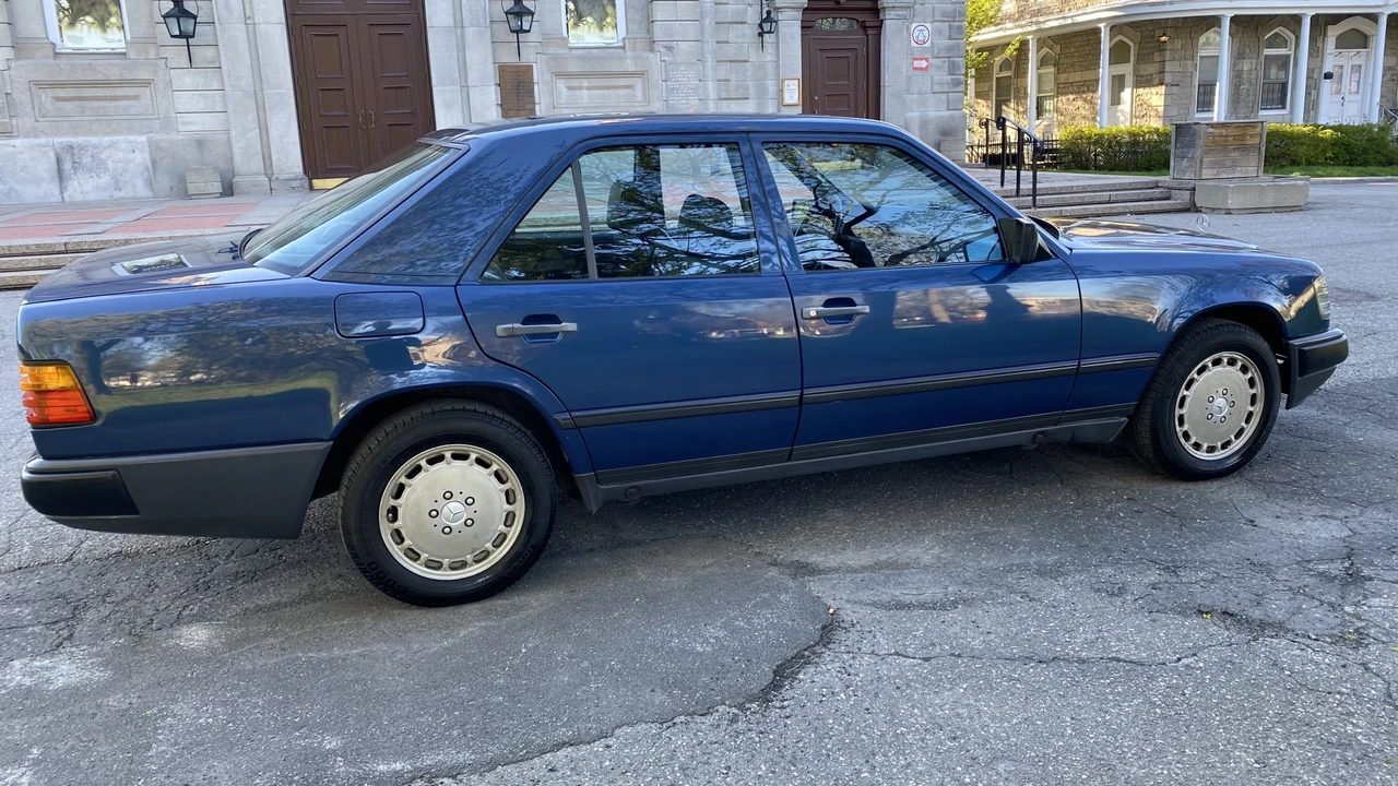1986 Mercedes-Benz W124 E-Class - Image 23 of 31