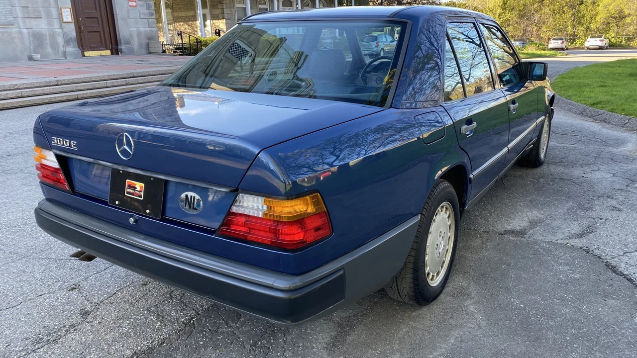 1986 Mercedes-Benz W124 E-Class - Image 20 of 31