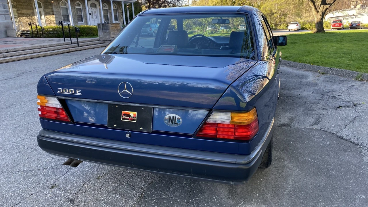 1986 Mercedes-Benz W124 E-Class - Image 18 of 31