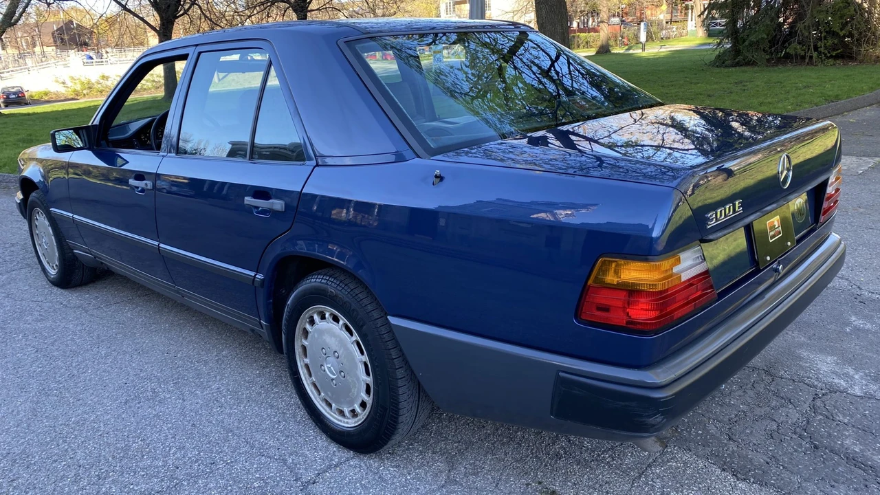 1986 Mercedes-Benz W124 E-Class - Image 14 of 31