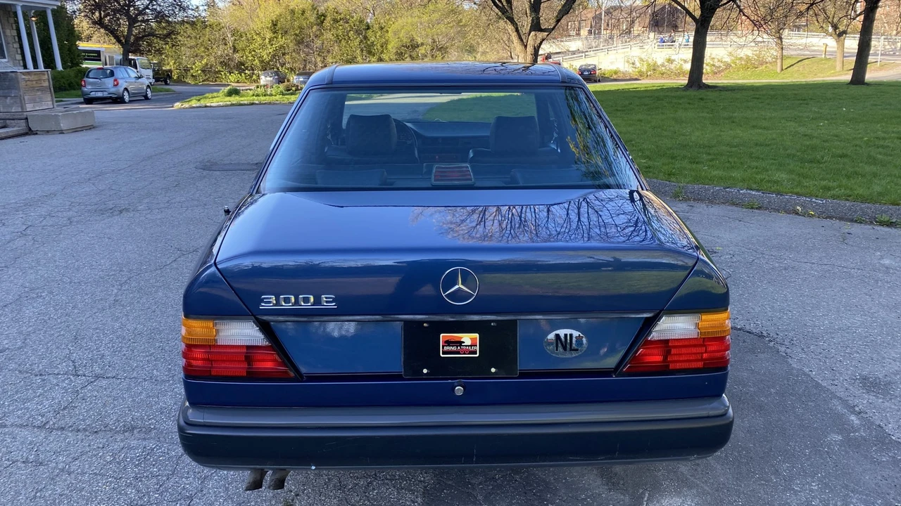 1986 Mercedes-Benz W124 E-Class - Image 17 of 31