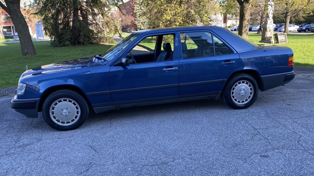 1986 Mercedes-Benz W124 E-Class - Image 10 of 31