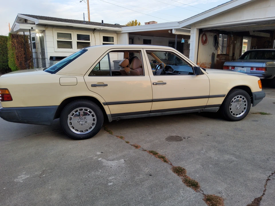 1986 Mercedes-Benz W124 E-Class - Image 7 of 31