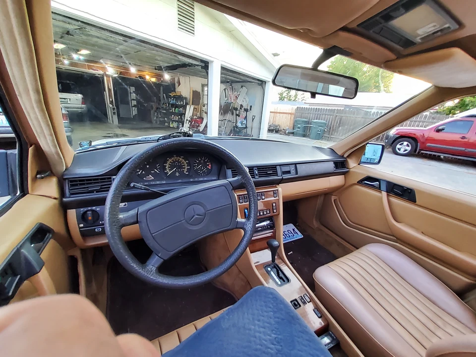 1986 Mercedes-Benz W124 E-Class - Image 14 of 31