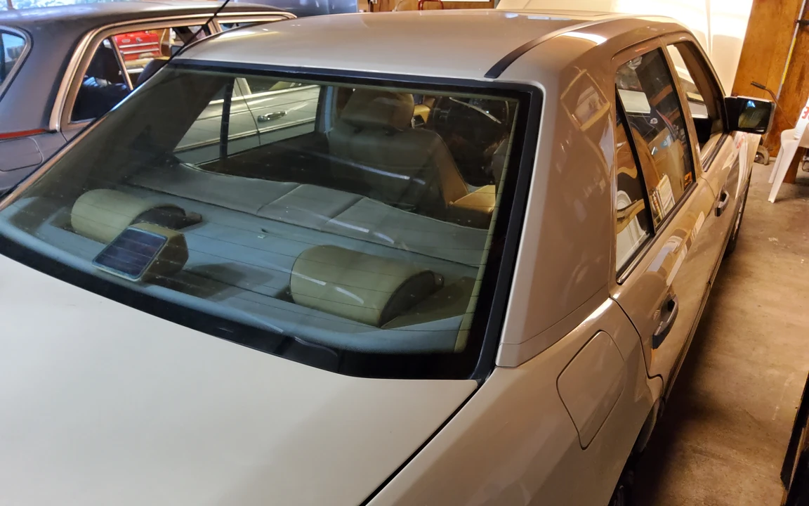 1986 Mercedes-Benz W124 E-Class - Image 10 of 31