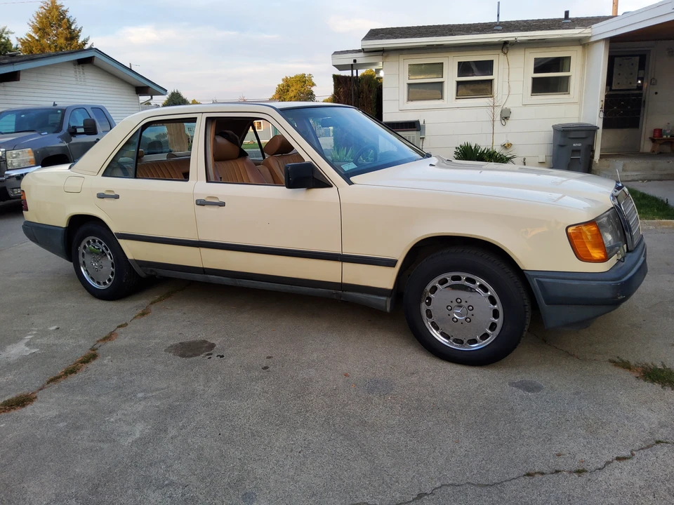 1986 Mercedes-Benz W124 E-Class - Image 8 of 31