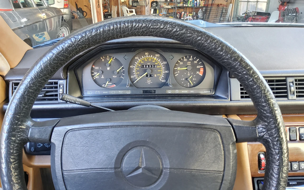 1986 Mercedes-Benz W124 E-Class - Image 16 of 31