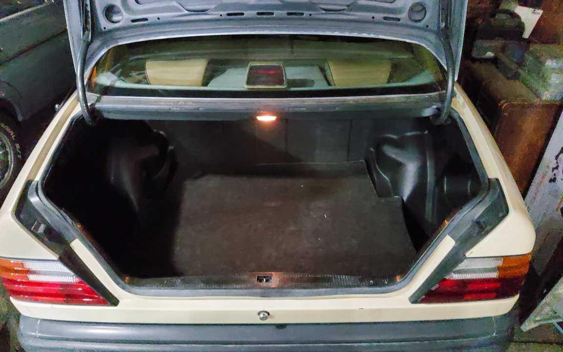 1986 Mercedes-Benz W124 E-Class - Image 23 of 31