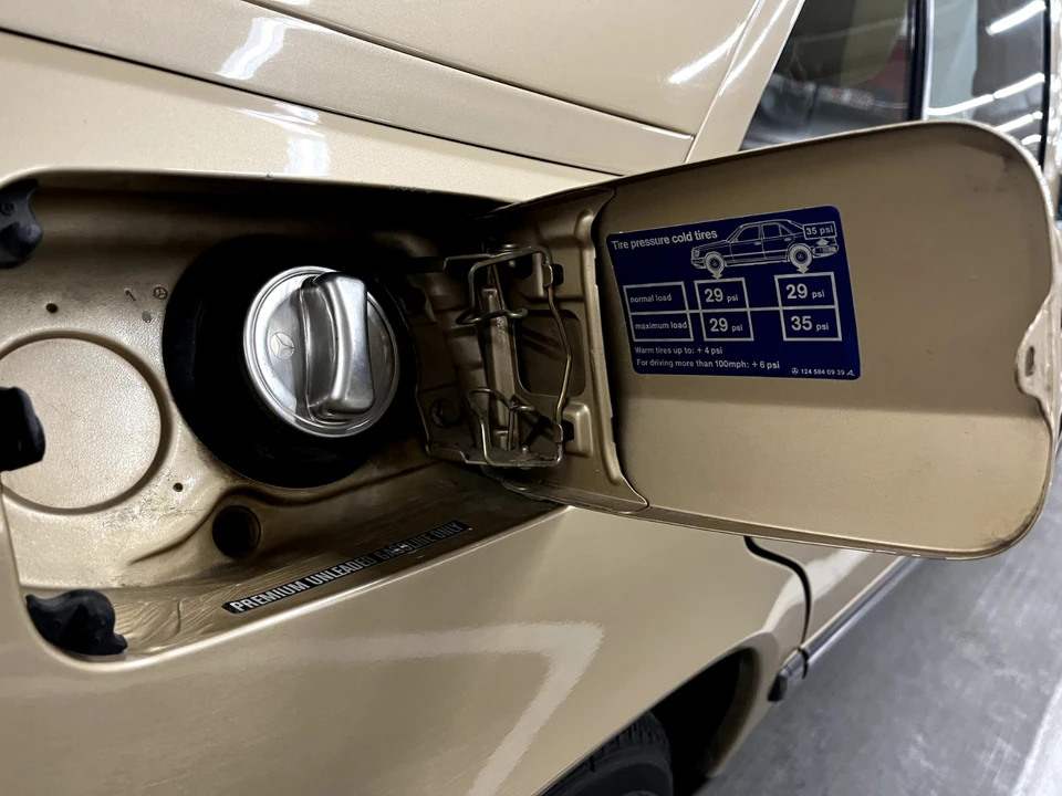 1986 Mercedes-Benz W124 E-Class - Image 21 of 31