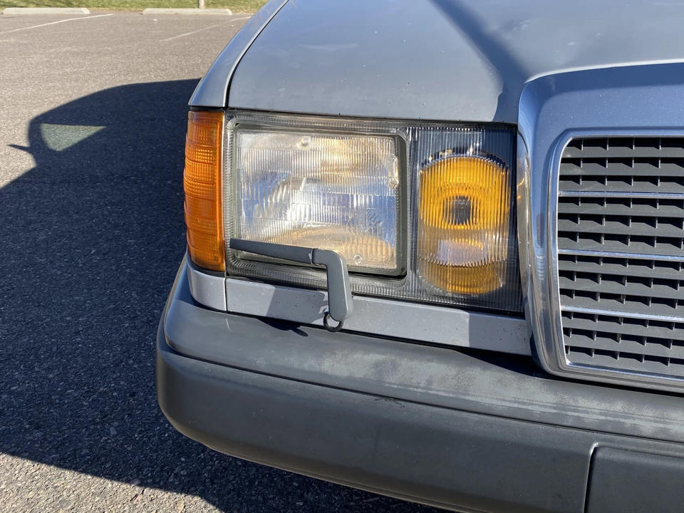 1986 Mercedes-Benz W124 E-Class - Image 25 of 31
