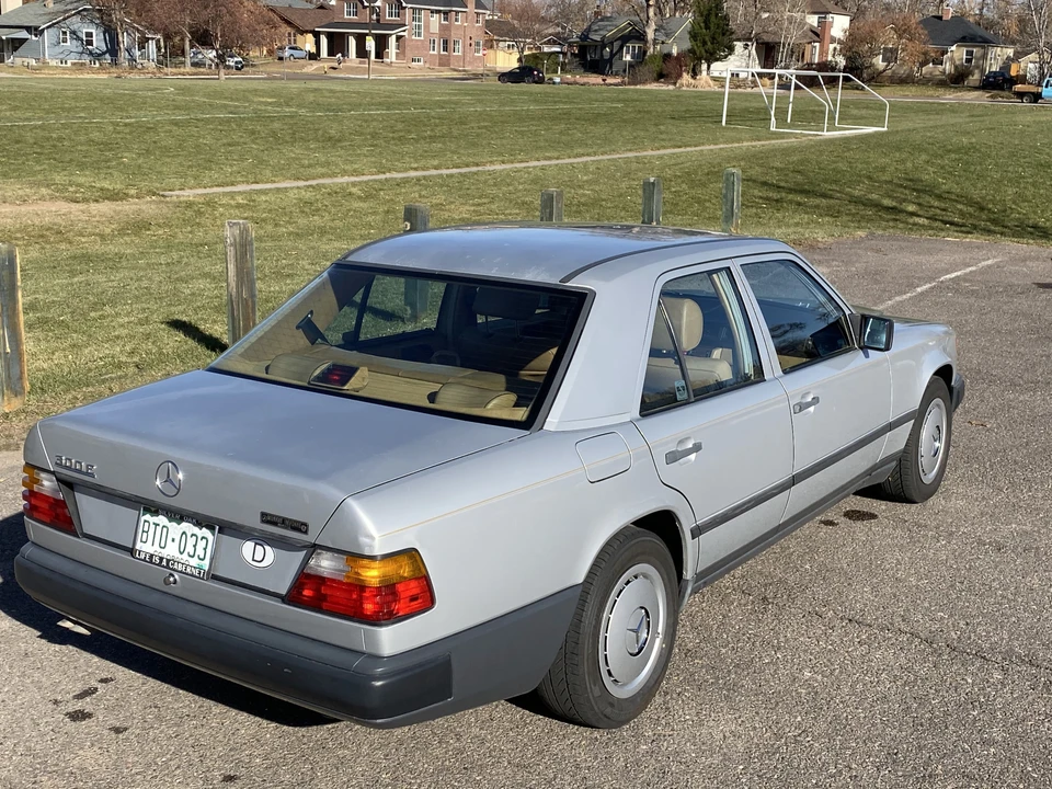 1986 Mercedes-Benz W124 E-Class - Image 21 of 31