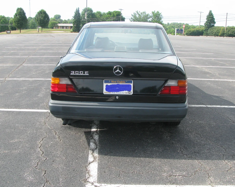 1986 Mercedes-Benz W124 E-Class - Image 15 of 31