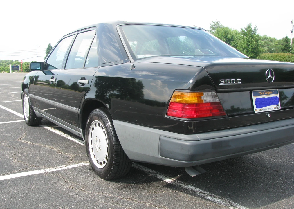 1986 Mercedes-Benz W124 E-Class - Image 10 of 31