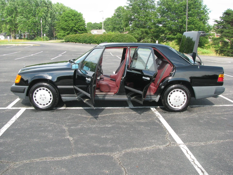 1986 Mercedes-Benz W124 E-Class - Image 7 of 31
