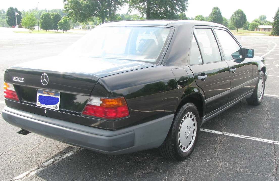1986 Mercedes-Benz W124 E-Class - Image 11 of 31