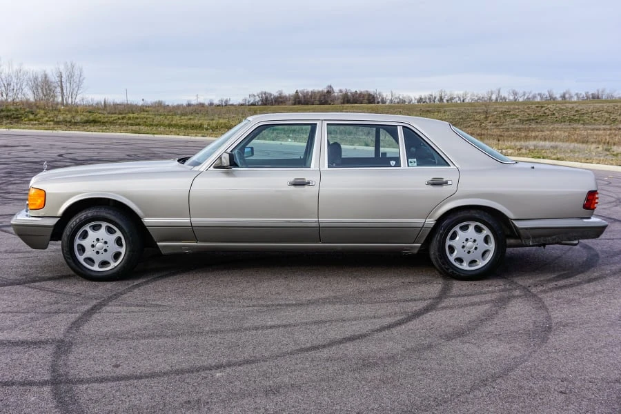 1986 Mercedes-Benz W126 S-Class Sedan - Image 2 of 31