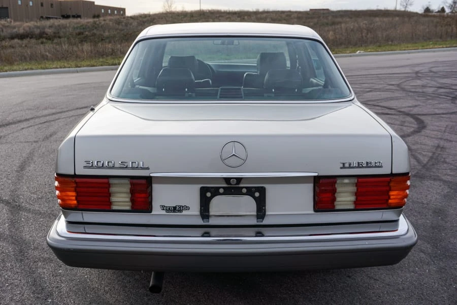 1986 Mercedes-Benz W126 S-Class Sedan - Image 19 of 31