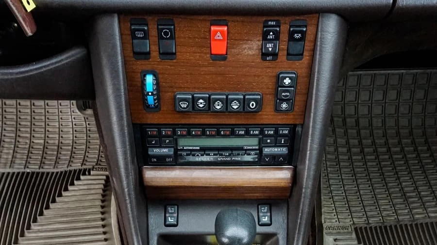 1986 Mercedes-Benz W126 S-Class Sedan - Image 25 of 31