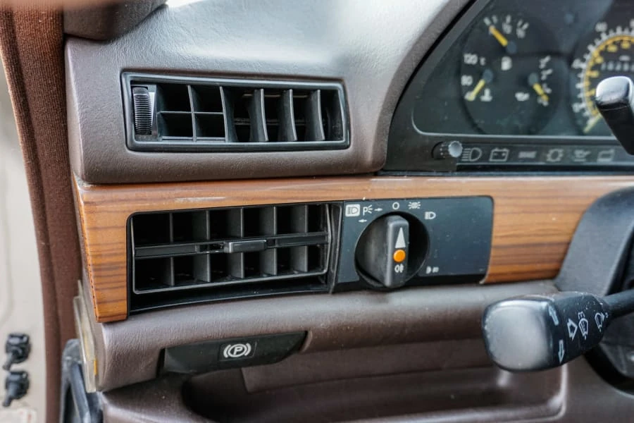 1986 Mercedes-Benz W126 S-Class Sedan - Image 24 of 31