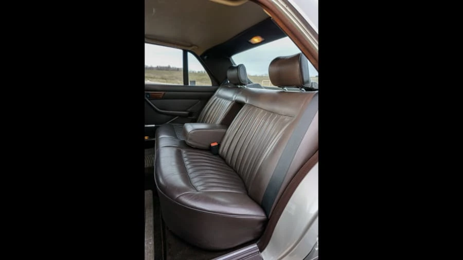 1986 Mercedes-Benz W126 S-Class Sedan - Image 8 of 31