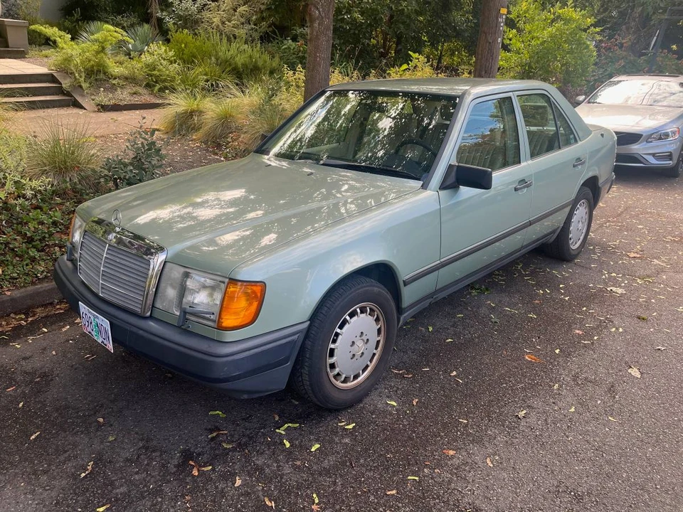 1987 Mercedes-Benz W124 E-Class - Image 4 of 18