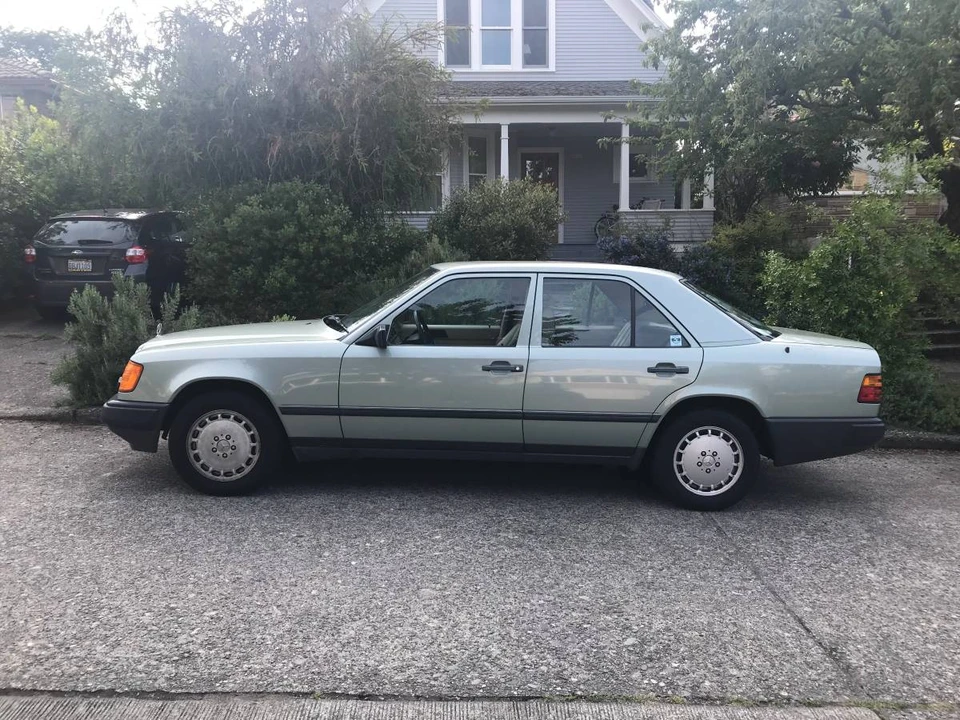 1987 Mercedes-Benz W124 E-Class - Image 16 of 18