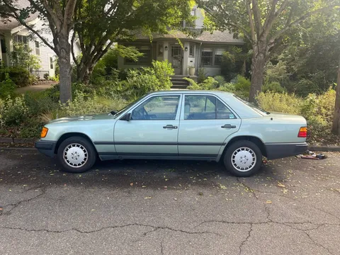 1987 Mercedes-Benz 300E
