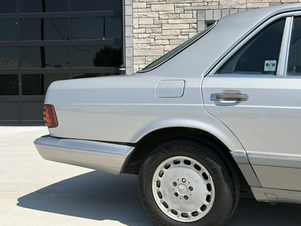 1986 Mercedes-Benz W126 S-Class Sedan - Image 27 of 31