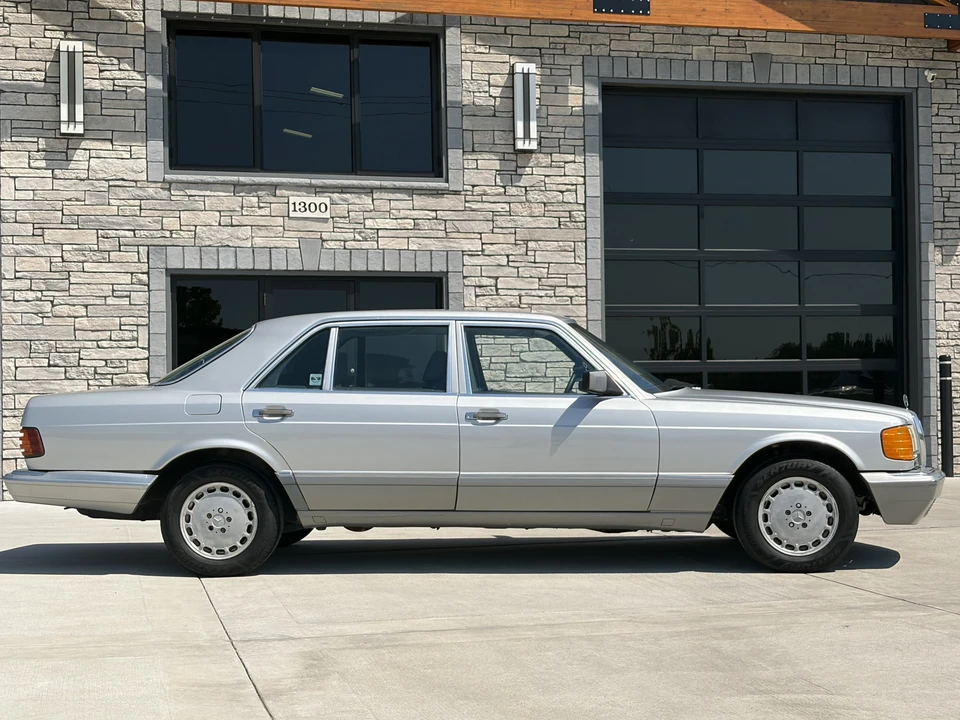 1986 Mercedes-Benz W126 S-Class Sedan - Image 4 of 31