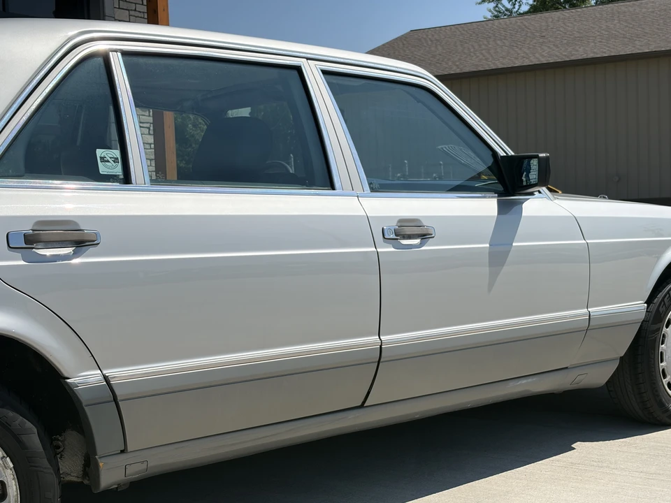 1986 Mercedes-Benz W126 S-Class Sedan - Image 30 of 31