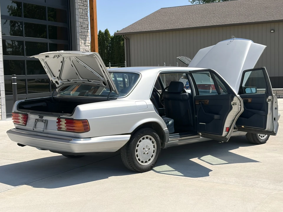 1986 Mercedes-Benz W126 S-Class Sedan - Image 17 of 31