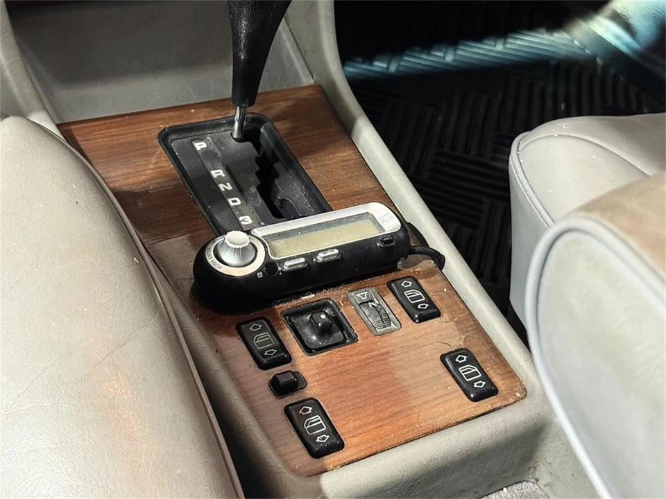 1986 Mercedes-Benz W126 S-Class Sedan - Image 13 of 31