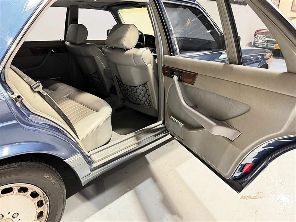 1986 Mercedes-Benz W126 S-Class Sedan - Image 17 of 31