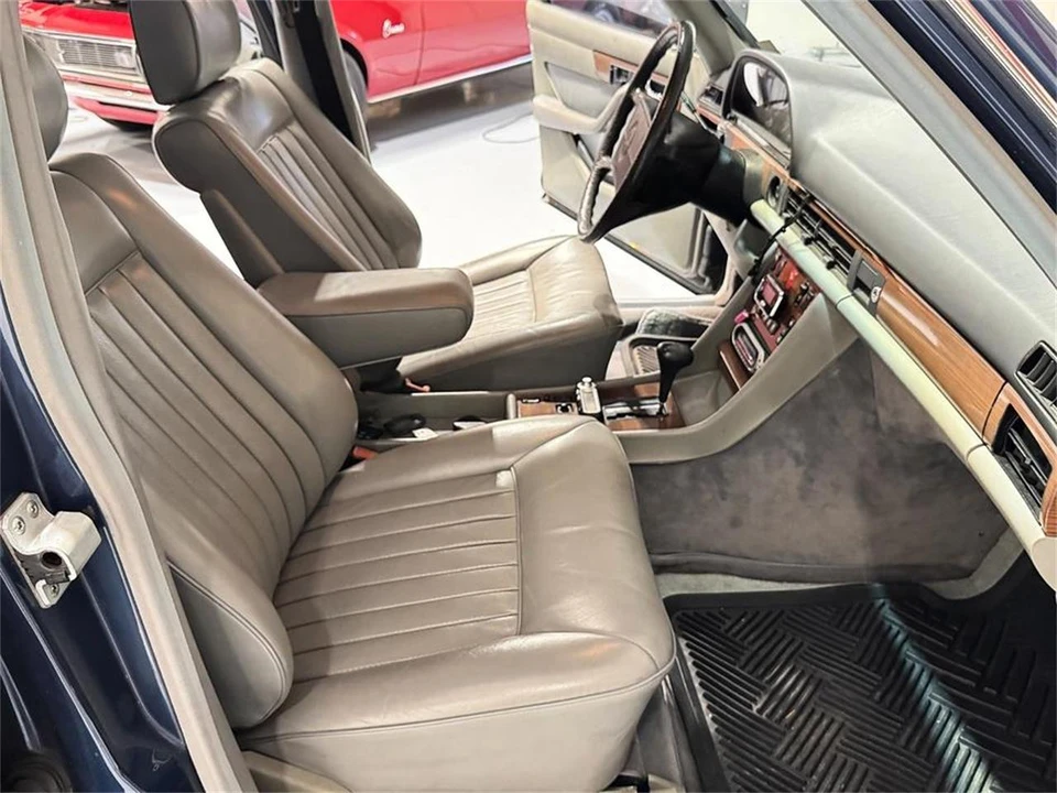1986 Mercedes-Benz W126 S-Class Sedan - Image 15 of 31