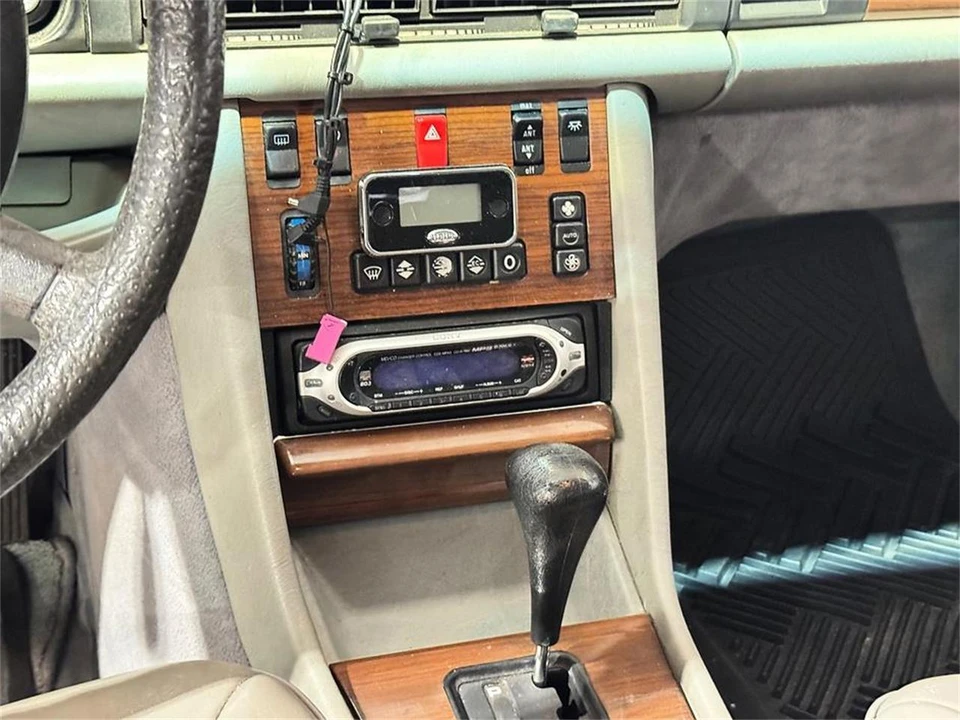 1986 Mercedes-Benz W126 S-Class Sedan - Image 12 of 31