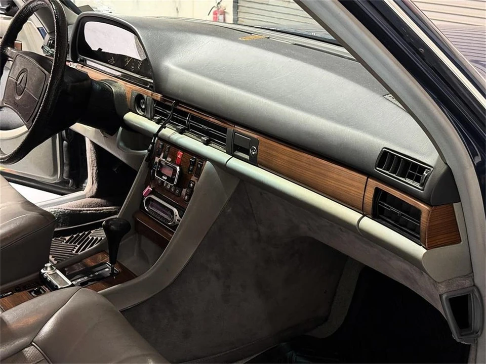 1986 Mercedes-Benz W126 S-Class Sedan - Image 10 of 31