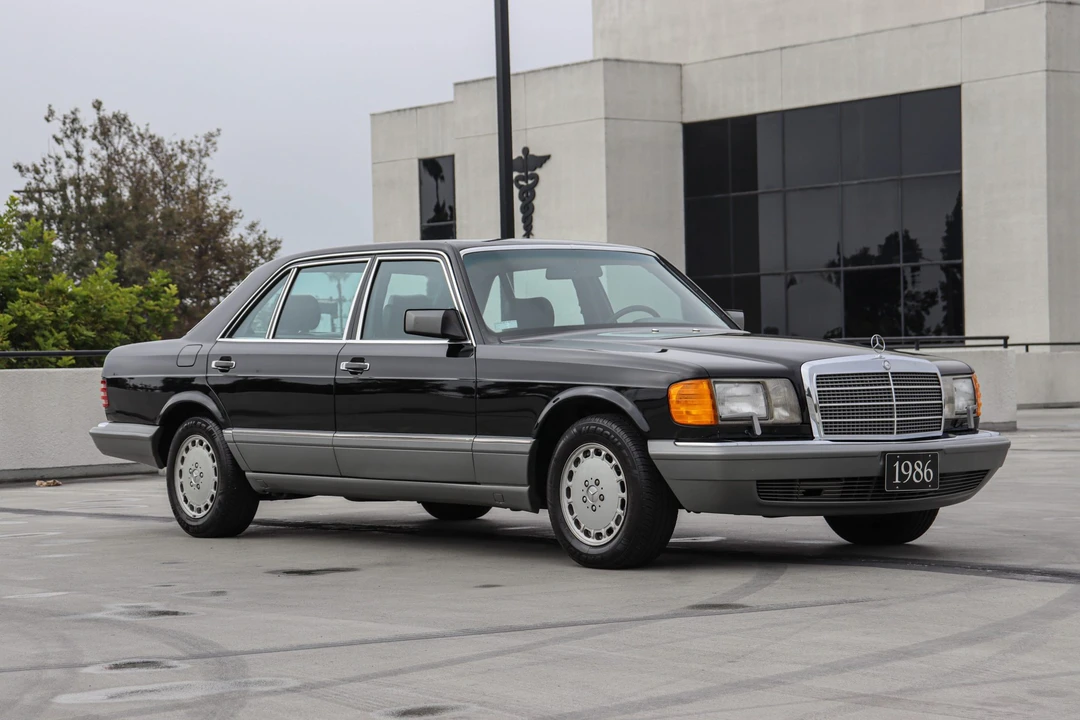 1986 Mercedes-Benz W126 S-Class Sedan - Image 2 of 31