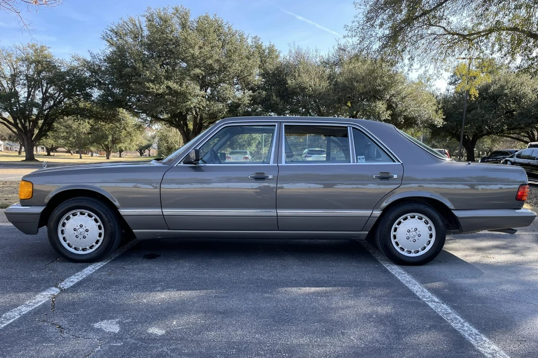 1986 Mercedes-Benz W126 S-Class Sedan - Image 6 of 31