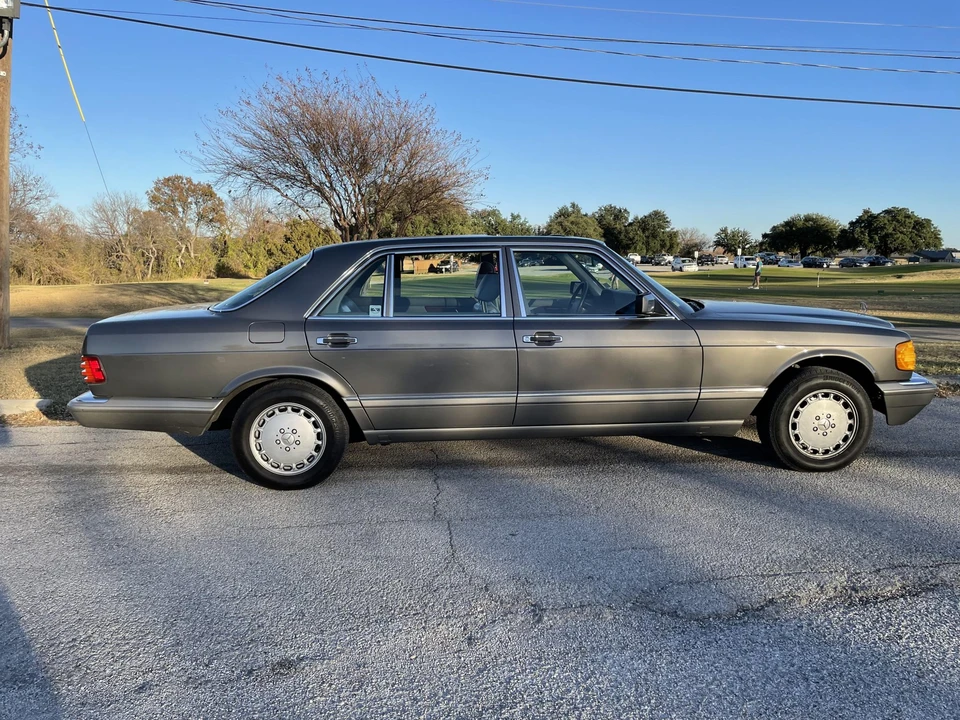 1986 Mercedes-Benz W126 S-Class Sedan - Image 17 of 31