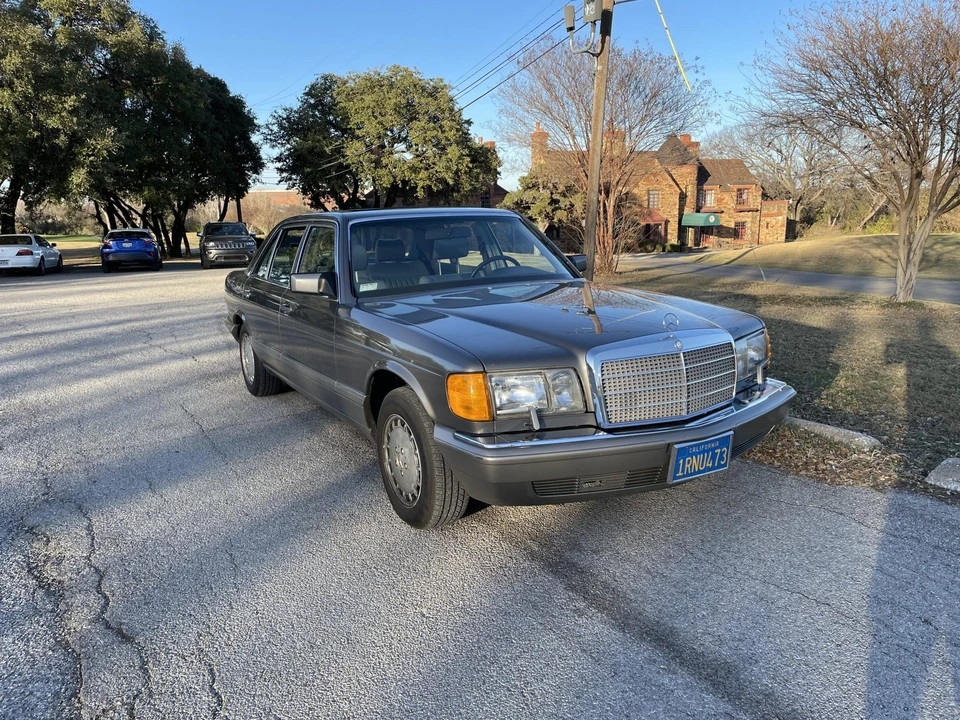 1986 Mercedes-Benz W126 S-Class Sedan - Image 2 of 31