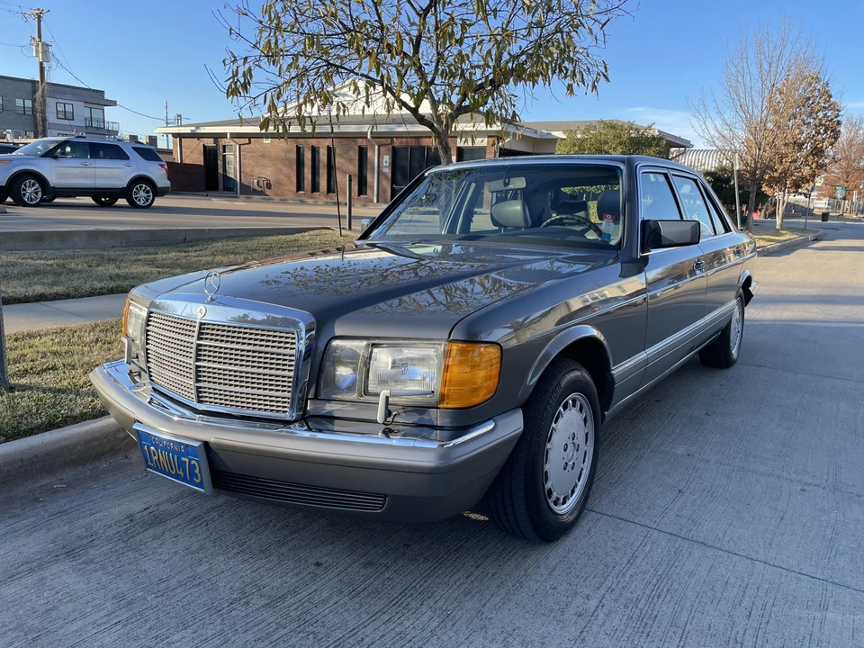 1986 Mercedes-Benz W126 S-Class Sedan - Image 4 of 31