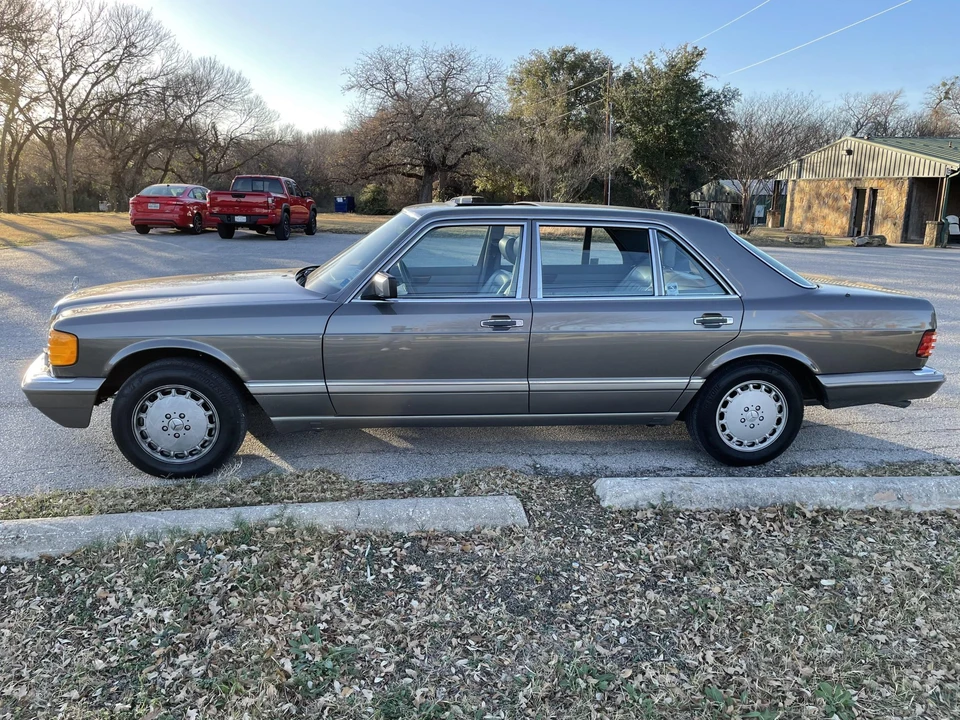1986 Mercedes-Benz W126 S-Class Sedan - Image 7 of 31